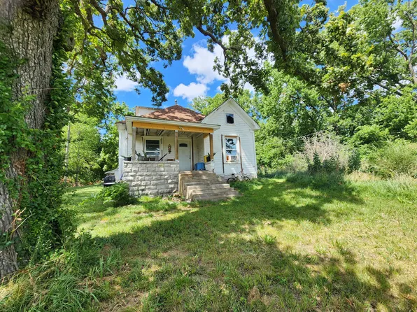 1895 W Oak St., Carthage, MO 64836