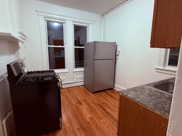 110 Duncan Avenue image 16 of 19