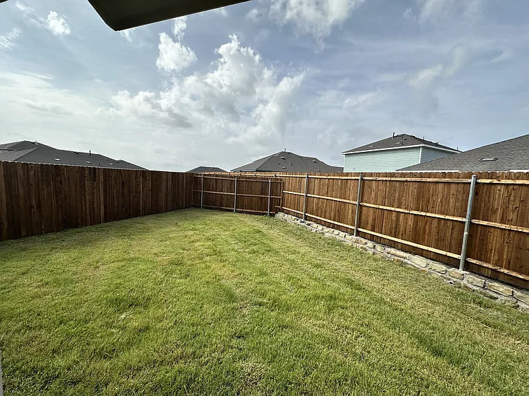 1128 Northfield Dr — Photo 15
