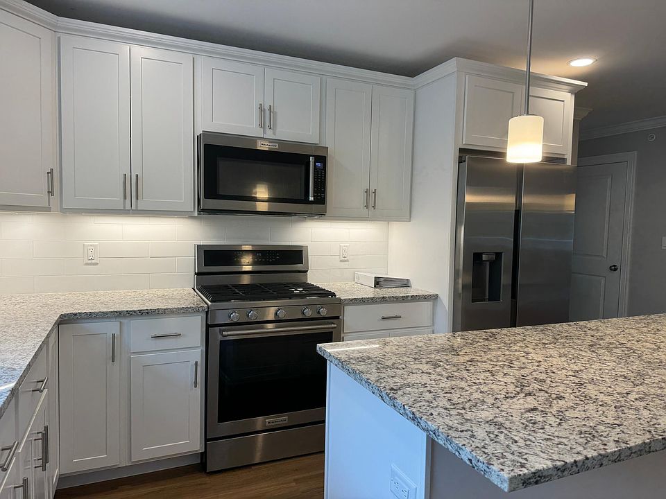 1st image of 165 Cambridge Rd #17