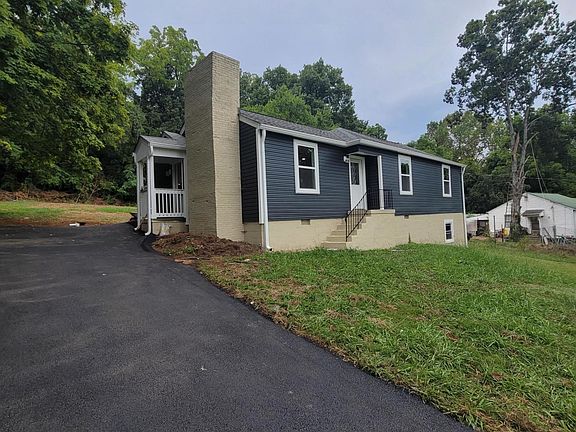 3rd image of 2313 SE Hillside Ln