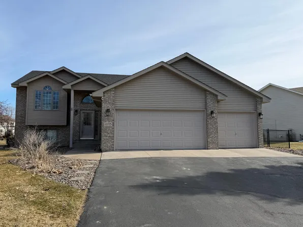 11773 N Meadow Curv, Lindstrom, MN 55045