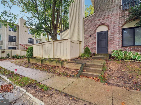 20208 Spring Haven Ct, Montgomery Village, MD 20886