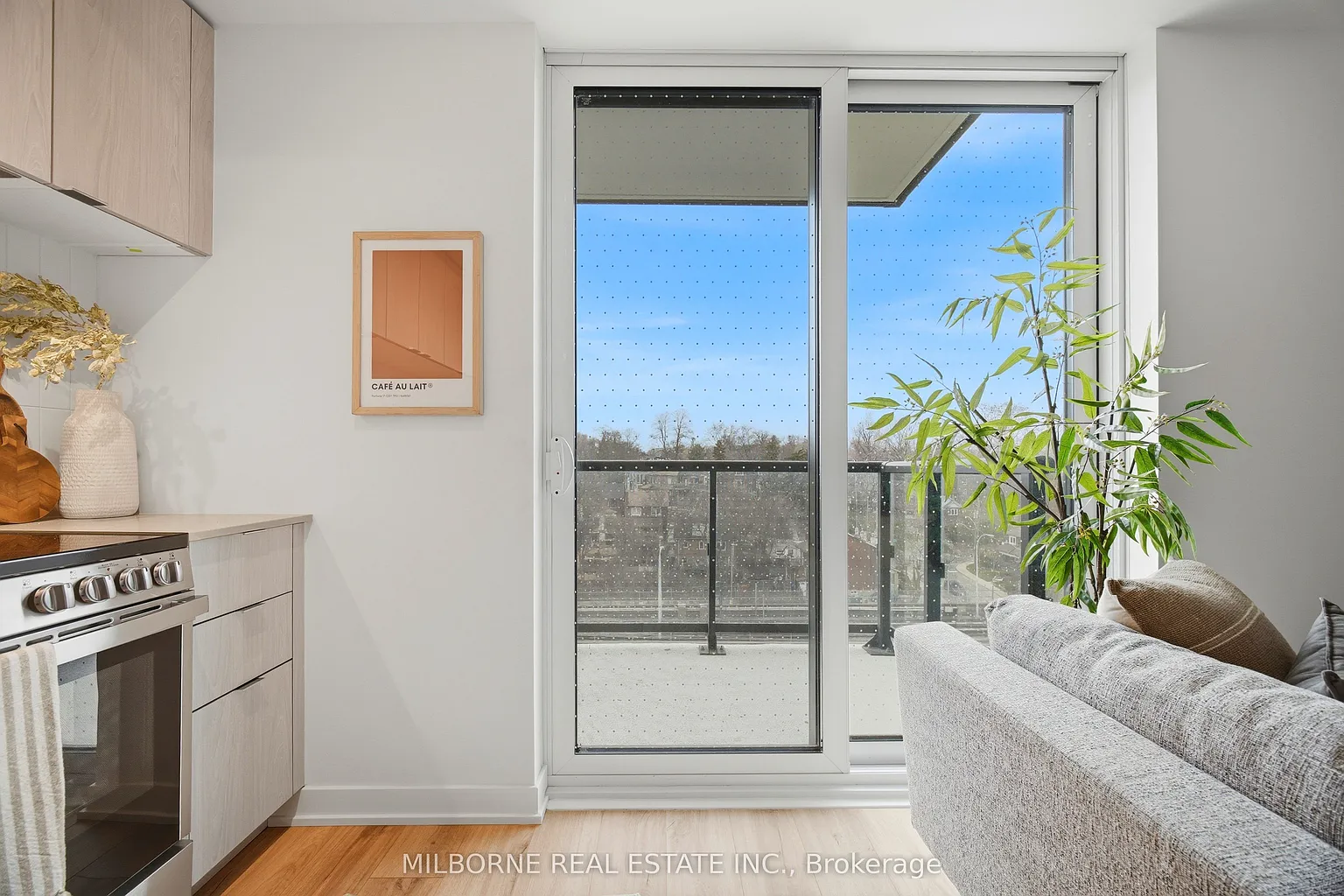1660 Bloor St W #516 photo 1