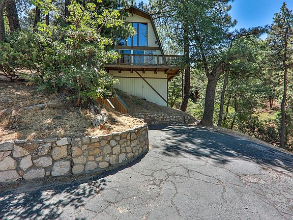 3rd image of 1137 Evergreen Ln