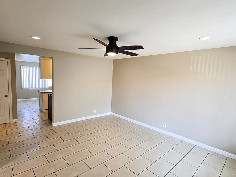 6460 Crescent Ave — Photo 21