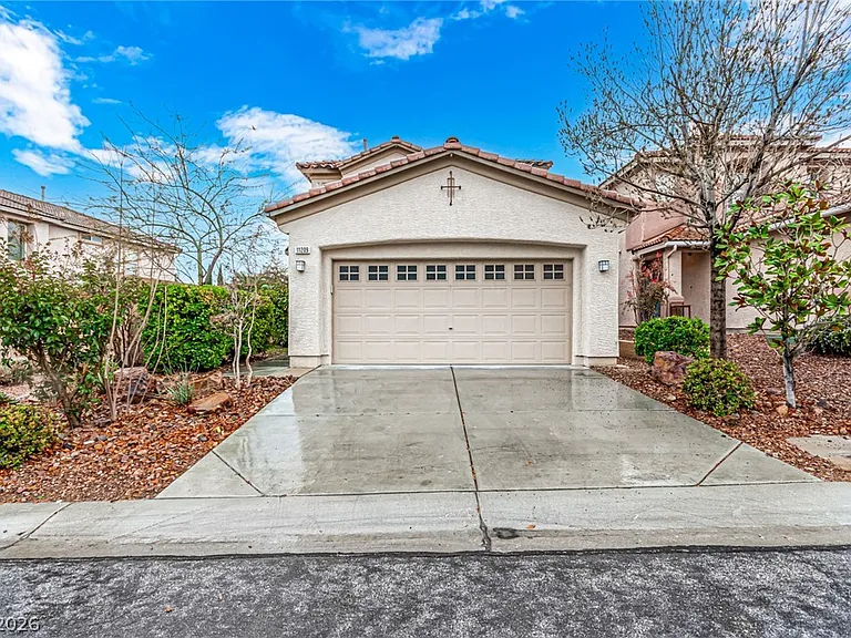 11209 Salentino Ave — Photo 1