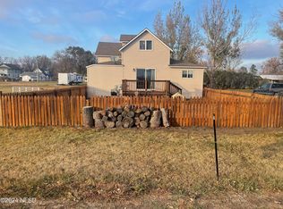 408 5th St, Henry, SD 57243