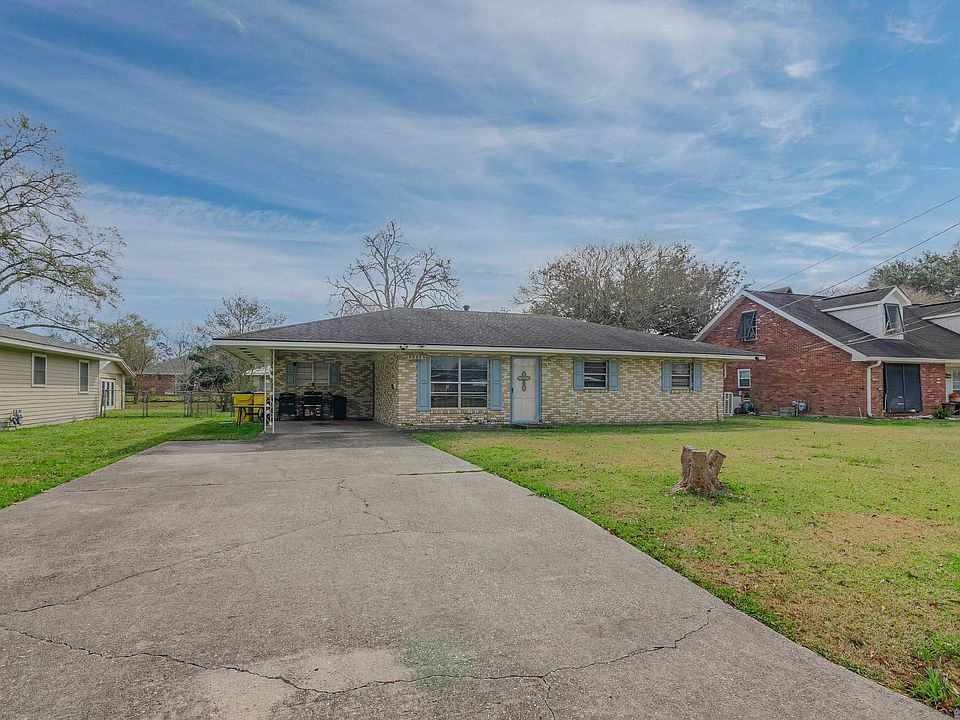 1st image of 58929 Obier St