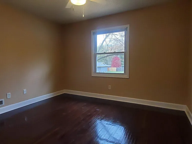 10678 Hollywood Blvd NW — Photo 22