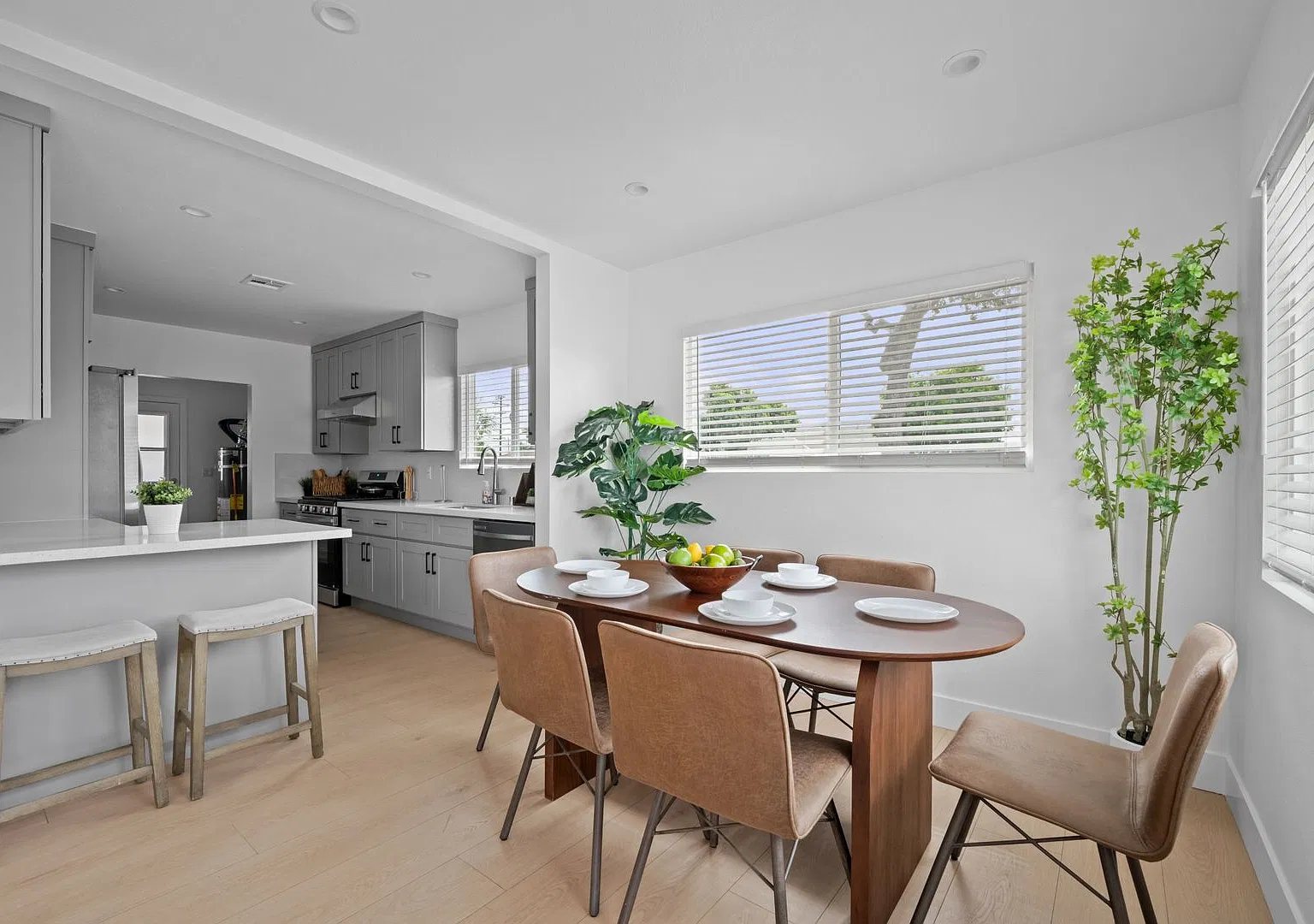 Showing Times: to schedule a viewing, please contact us — Photo 2