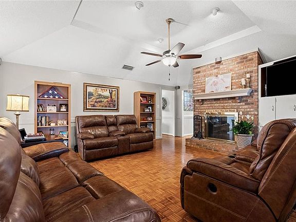 5th image of 7412 Wesley Ct