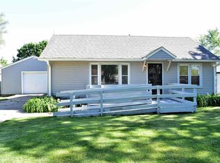 205 Winona Dr, Machesney Park, IL 61115