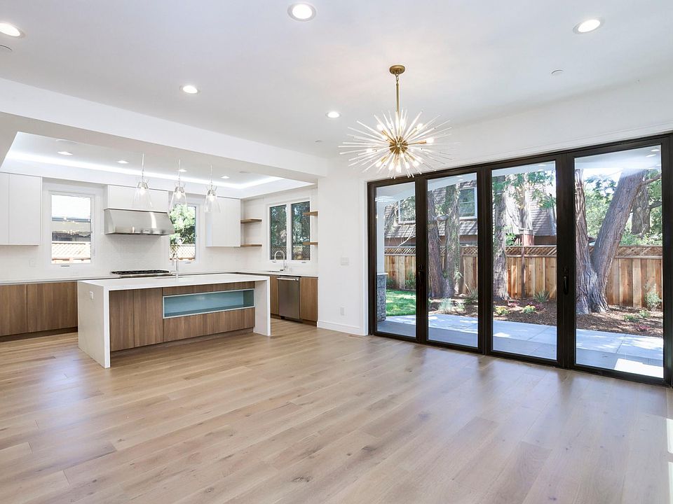 1st image of 752 Gilbert Ave