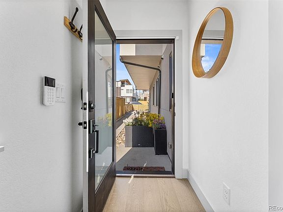 3rd image of 1458 Yates Street