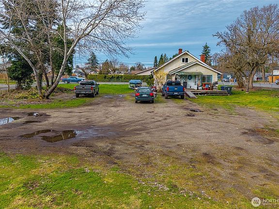 4th image of 2502 S 74th Street
