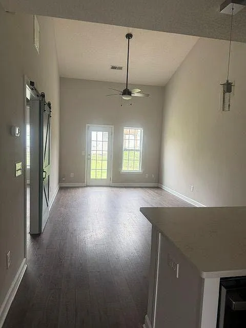 2 bed, 2.0 bath, 1304 sqft, $1,900 — Photo 3