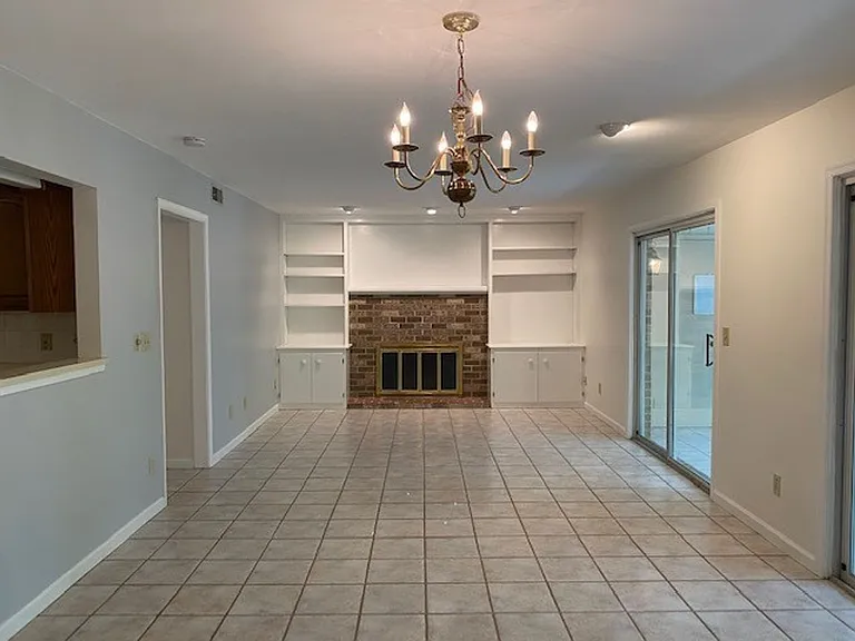 951 Innsbruck Dr #B — Photo 3