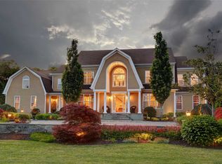 31 Merion Cir, Wading River, NY 11792