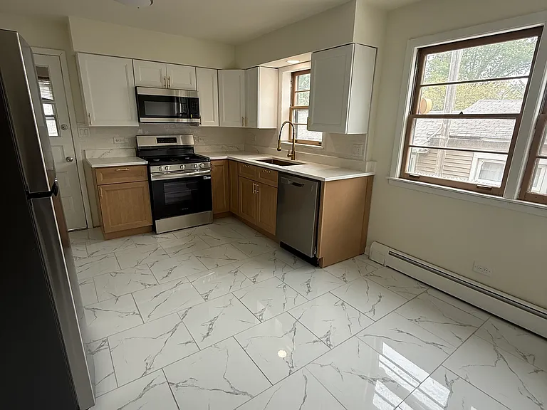 1712 N 35th Ave #1 — Photo 3