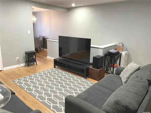 224-22 Stronghurst Avenue #Upper, Queens Village, NY 11427