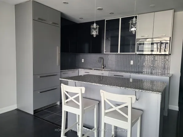 5168 Yonge St, Toronto, ON