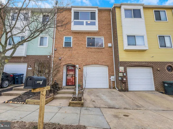 1955 Valley Ter SE, Washington, DC 20032