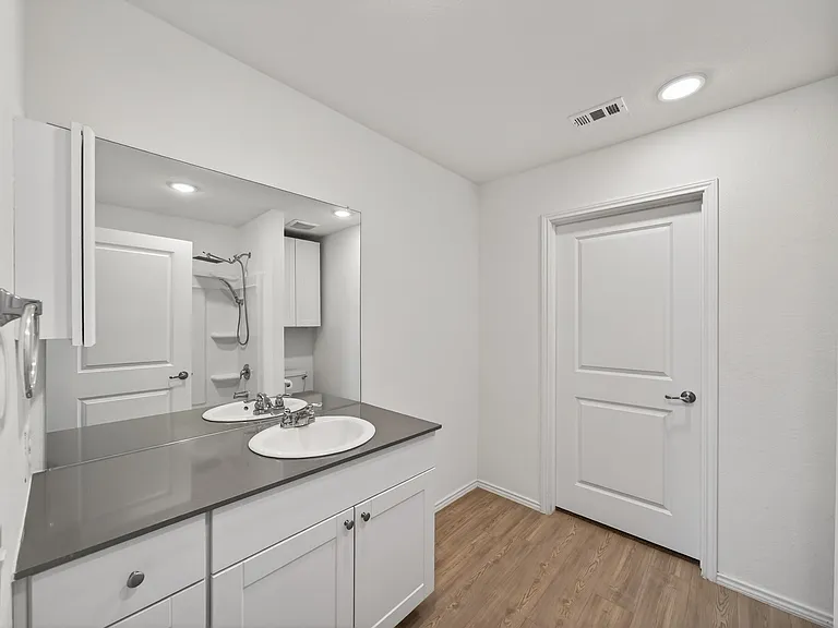 1032 Worshan Ter — Photo 17