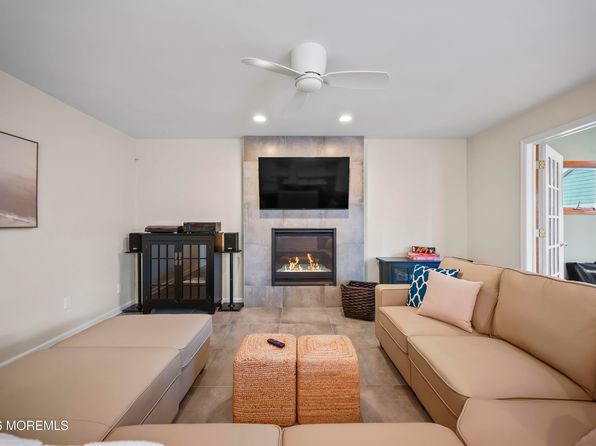 202 2nd Ave