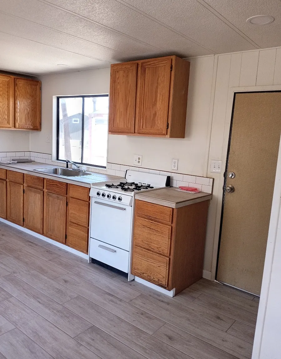 3 bed, 960 sqft, $1,300 — Photo 4