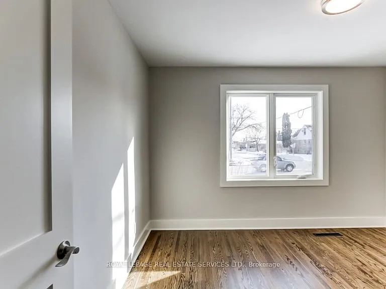158 Finch Ave E #MAIN FLOOR — Photo 8