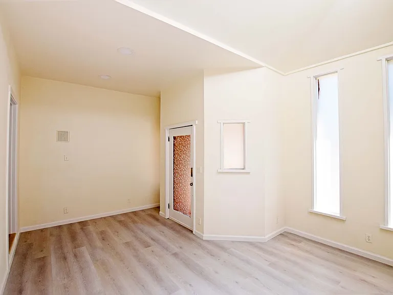 1710 Martin Luther King Jr Way — Photo 21