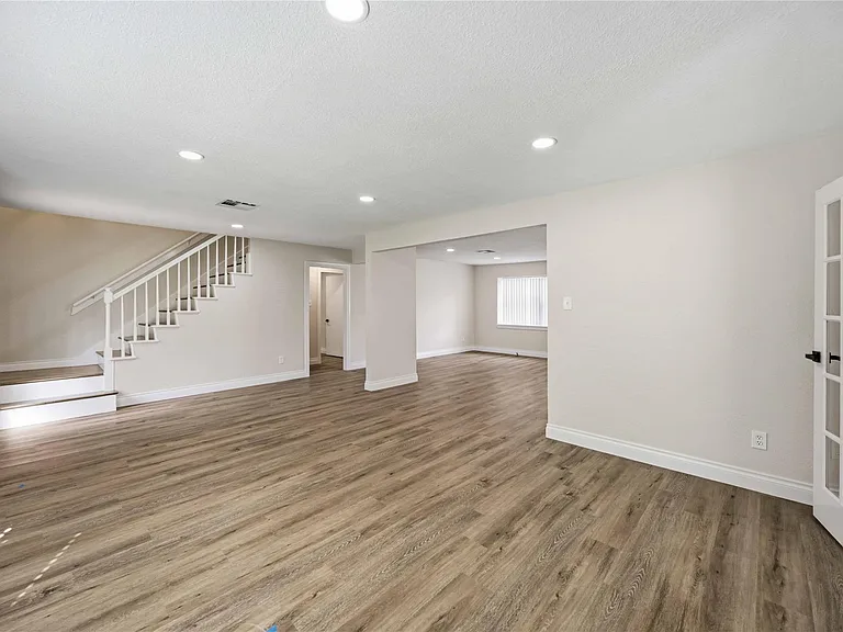 5702 Old Lodge Dr — Photo 7