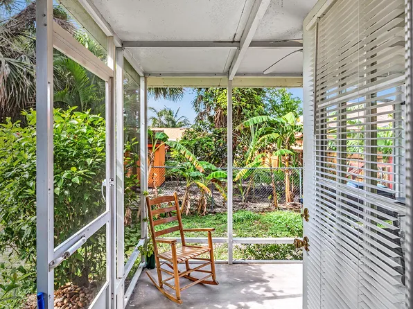 1018 SW Abingdon Avenue, Port St Lucie, FL 34953