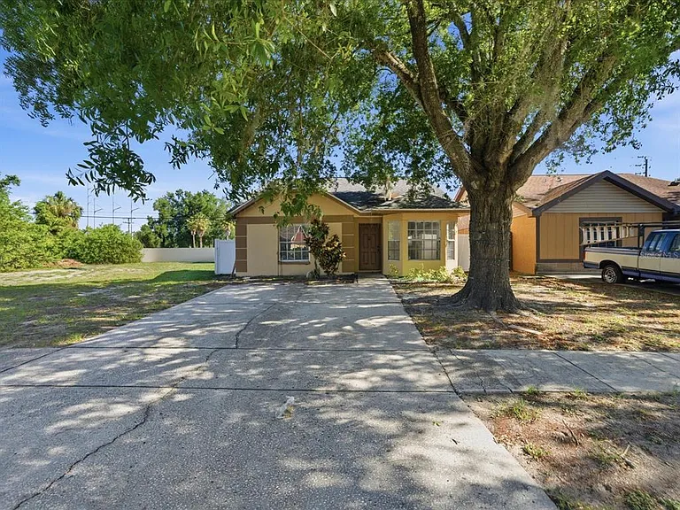 7615 Lemon Wood Ct — Photo 1