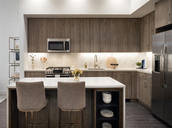 550 Oak Grove Ave #201