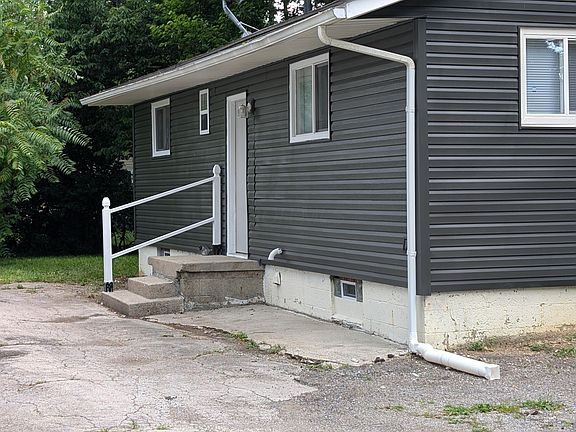 4th image of 2020 Berrell Ave