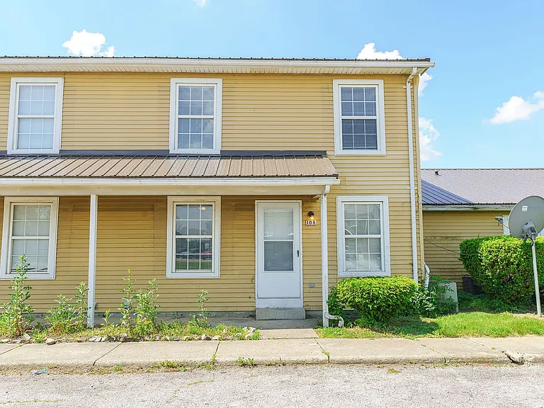 100 Heritage Cir #106 — Photo 2