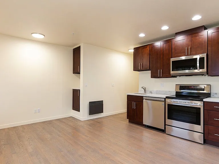 48th Street Apartments — Photo 12