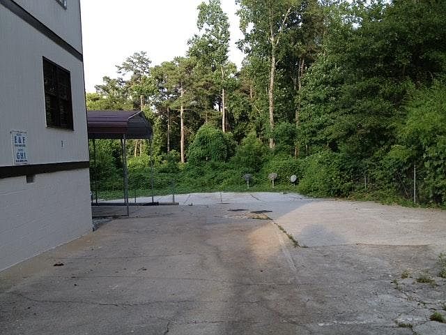2nd image of 2179 Morris Ave