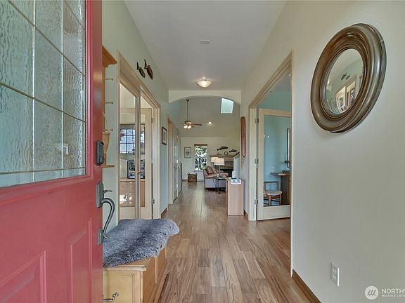 5th image of 3721 Glacier View Lane SE