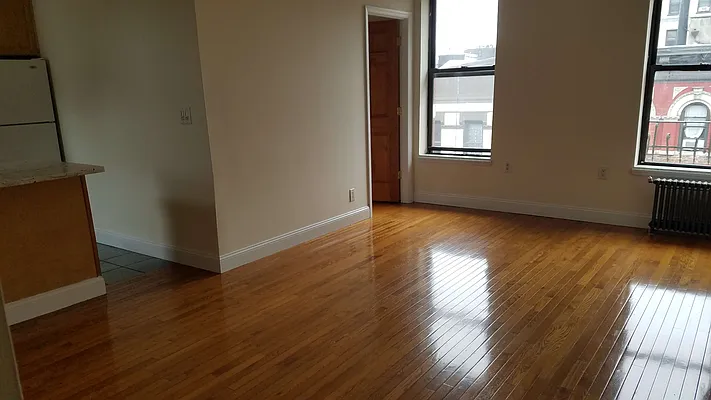 Rented by Chartwell Manhattan Realty | media 37