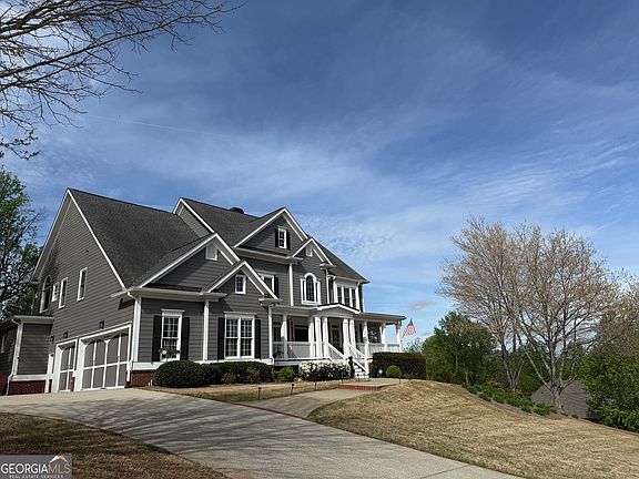 2nd image of 990 Chateau Forest Rd