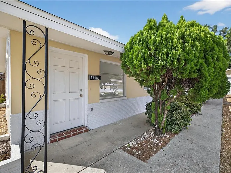5409 Oceanic Rd — Photo 2
