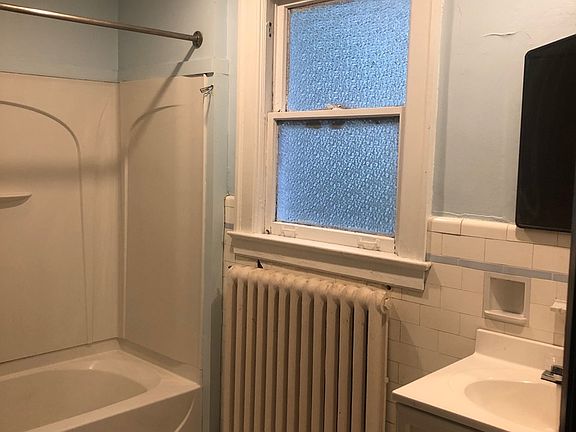 5th image of 667 Richmond Ave #1