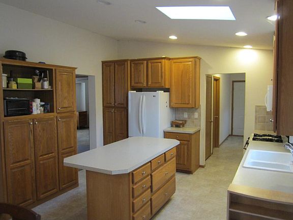 5th image of 2635 Margaret Ave E