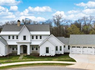 8401 W Kingbird Ct, Bentonville, AR 72713