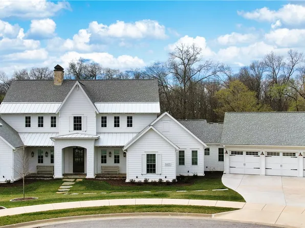 8401 W Kingbird Ct, Bentonville, AR 72713