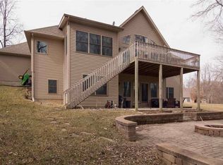 27011 Glynns Creek Ct, Eldridge, IA 52748
