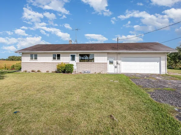 1026 N Farley Rd, Essexville, MI 48732